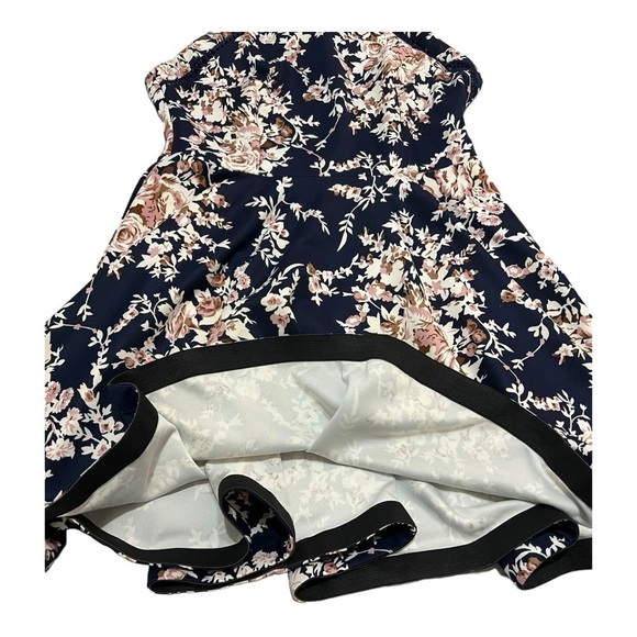 B. Darlin Floral. Halter Style Dress. Jrs. Medium. Excellent Condition - Picture 14 of 14